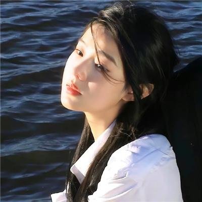 湖泊上的日出